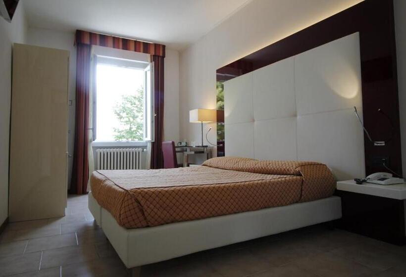 Camera Comfort Vista Lago, Europa