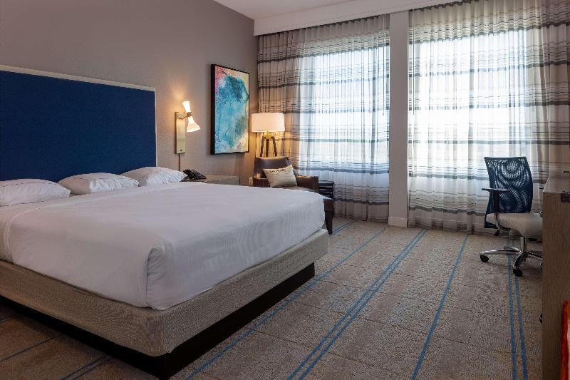 חדר סטנדרט עם מיטת קינג, Hilton Austin Airport
