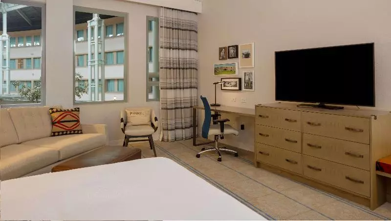 اتاق لوکس با تخت بزرگ, Hilton Austin Airport