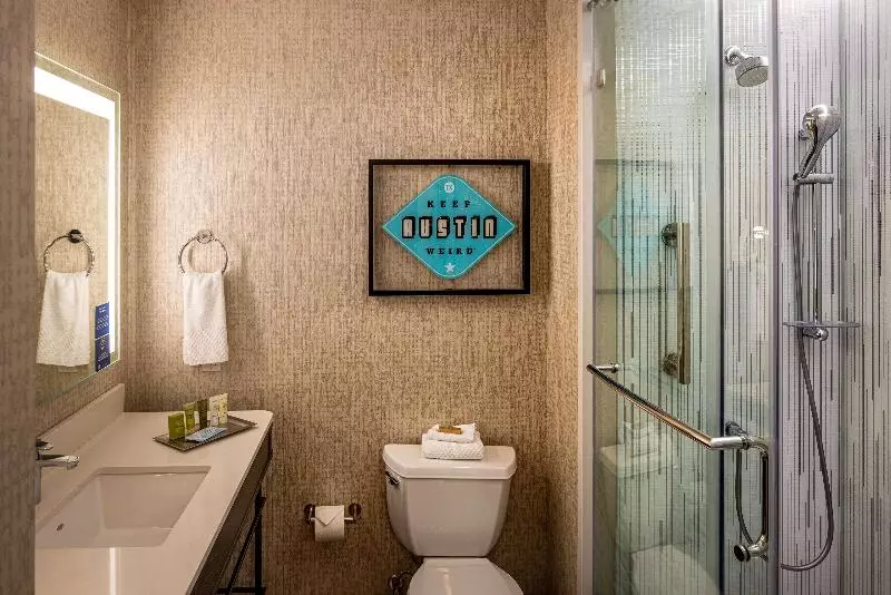 اتاق لوکس با تخت بزرگ, Hilton Austin Airport