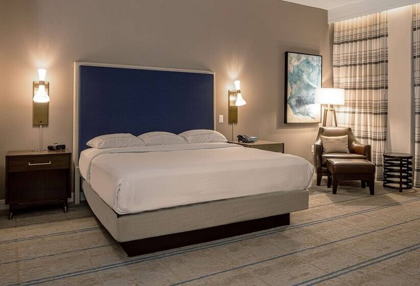 جناح, Hilton Austin Airport