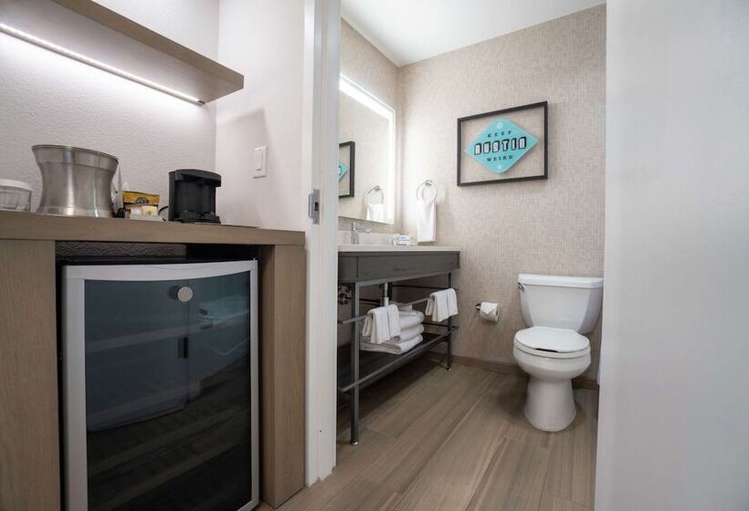 غرفه قياسيه سريرين مزدوجين, Hilton Austin Airport