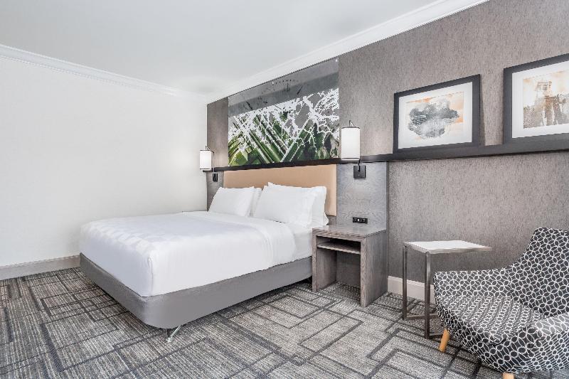اتاق لوکس با تخت بزرگ, Holiday Inn Lafayette City Centre, An Ihg