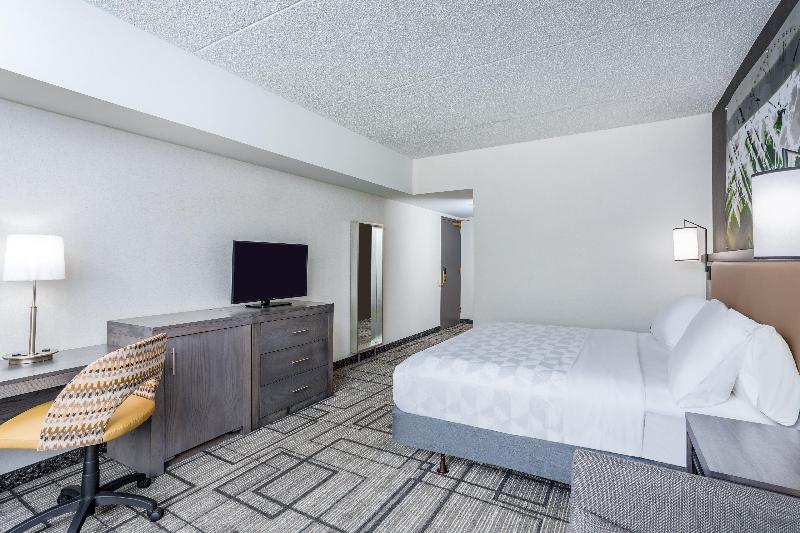 اتاق استاندارد با تخت بزرگ, Holiday Inn Lafayette City Centre, An Ihg