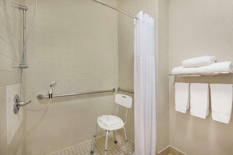 מיטת קינג בסוויטה, Homewood Suites By Hilton Dallasarlington