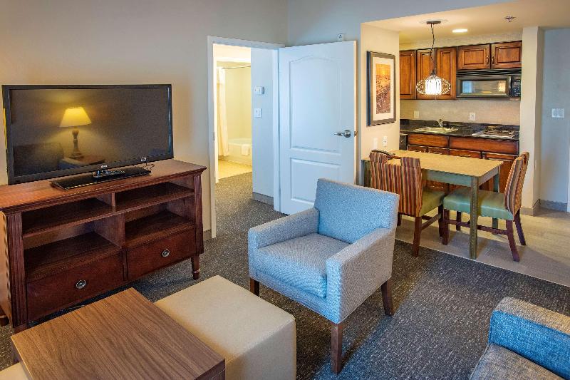 جناح سرير كينج, Pensacola Suites