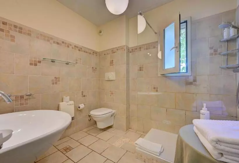 テラス付きスタンダードルーム, Moulin D Aure
