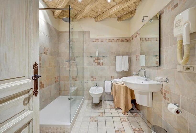 Superior Room, Moulin D Aure