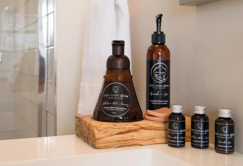 جناح سوبيريور, Russelltown Inn