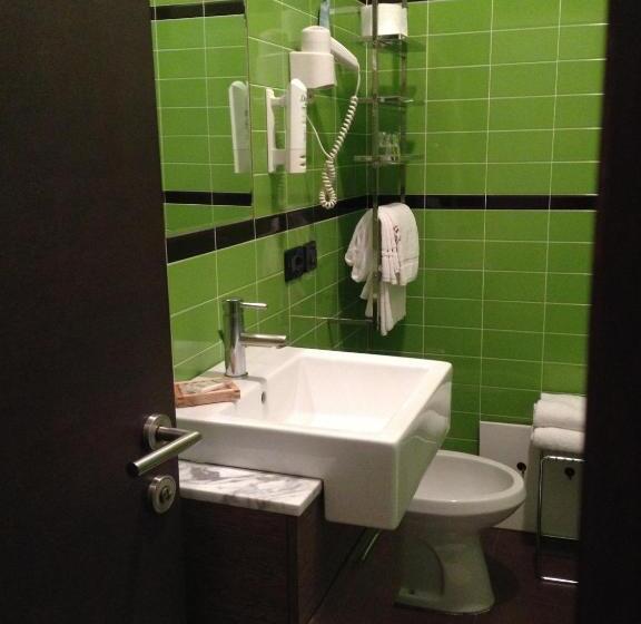 Habitació Estàndard, Al Cason