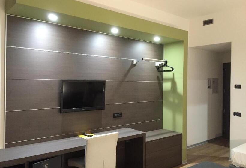 Habitació Estàndard, Al Cason