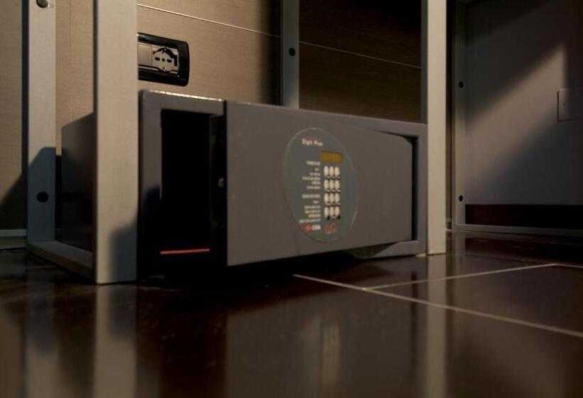 Habitació Triple Estàndard, Al Cason