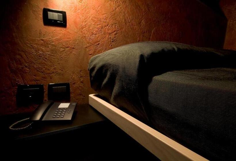 Habitació Basic, Al Cason