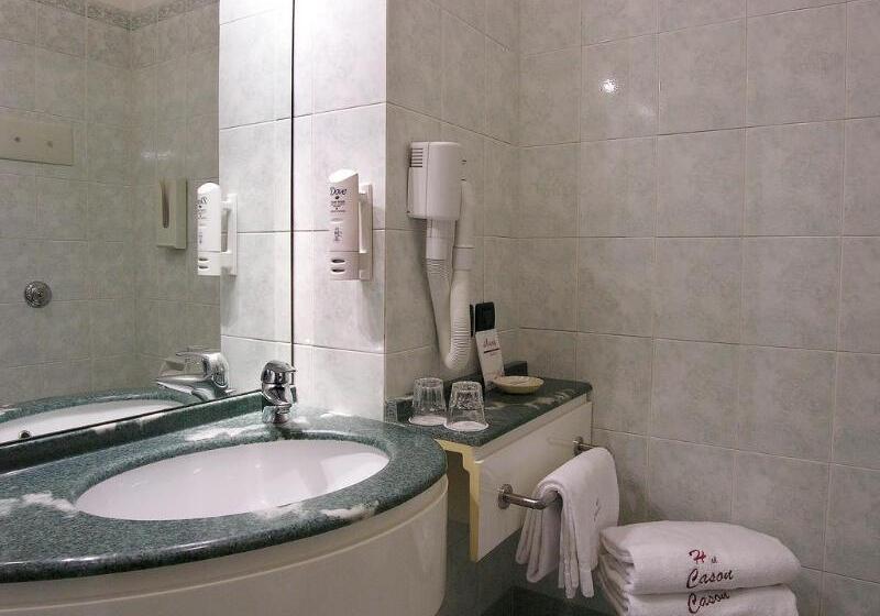 Habitació Estàndard, Al Cason