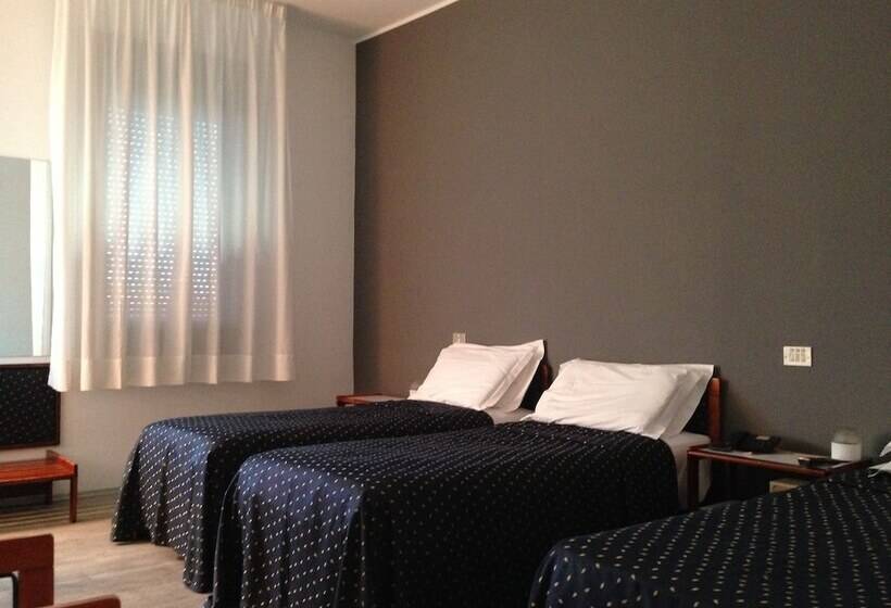 Habitació Triple Estàndard, Al Cason