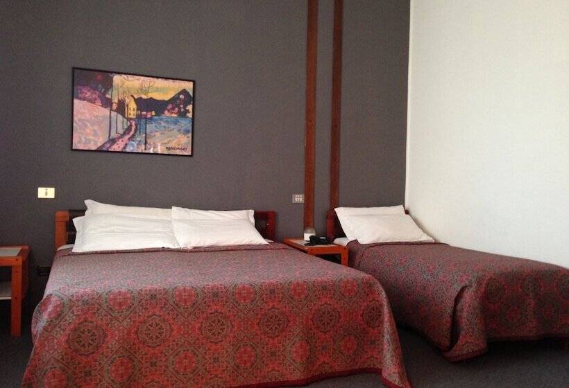 Habitació Triple Estàndard, Al Cason