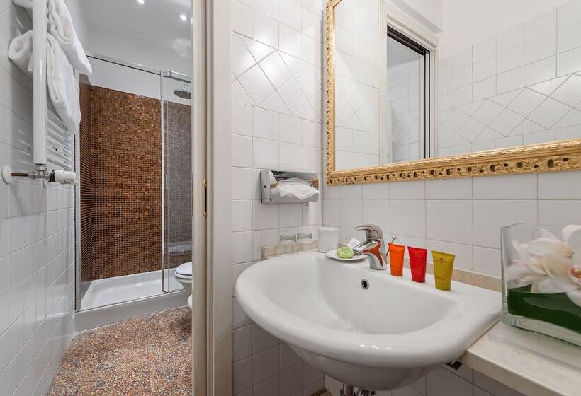 اتاق کلاسیک, Al Ponte Antico