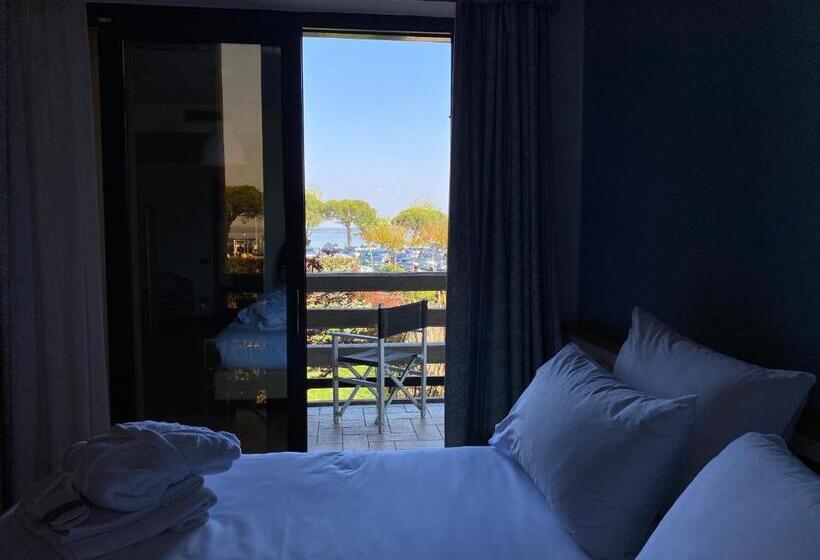 Номер Стандарт Вид на Озеро, Alevic Hotel Sirmione