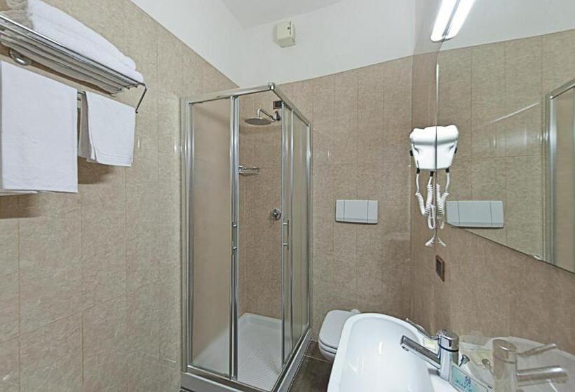 스탠다드 트리플 룸, Boston