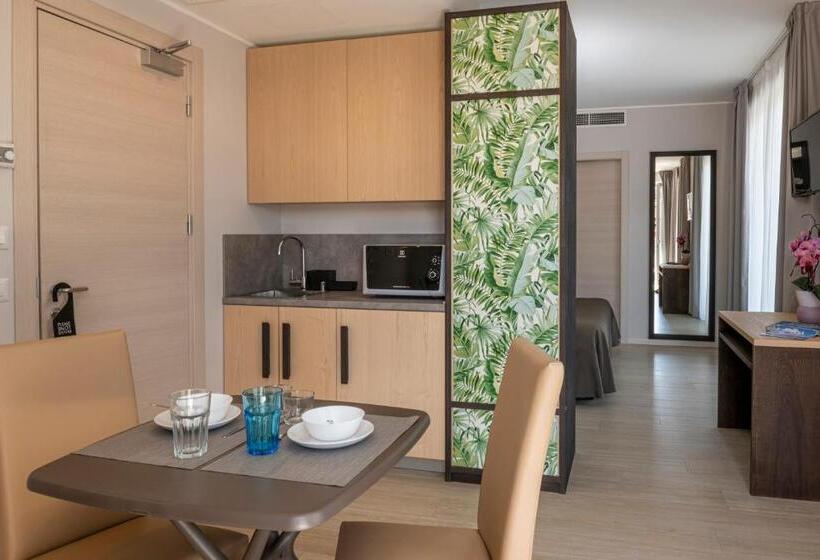 패밀리 스위트, Boston