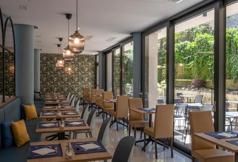 Superior Room with Terrace, Boston