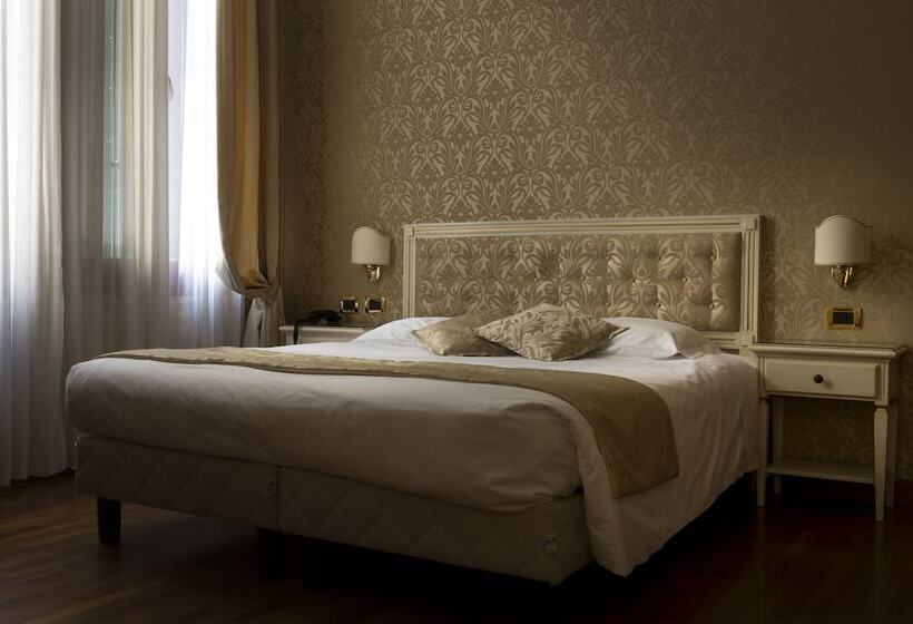 اتاق لوکس, Ca  D Oro