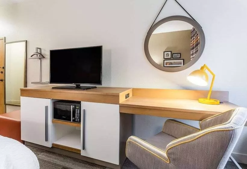 اتاق استاندارد برای معلولان, Hampton Inn Cedar Rapids