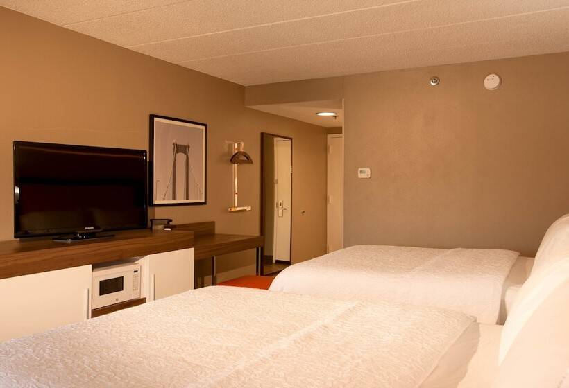 غرفة قياسية لذوى الاحتياجات الخاصة, Hampton Inn Pennsville