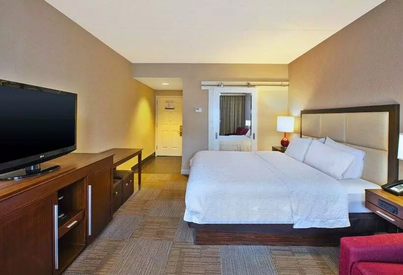 سوئیت برای معلولان, Hampton Inn & Suites Providence/warwickairport
