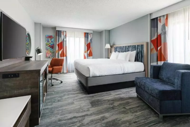 キングサイズベッドのスタンダードルーム, Hampton Inn & Suites Tampa/ybor City/downtown