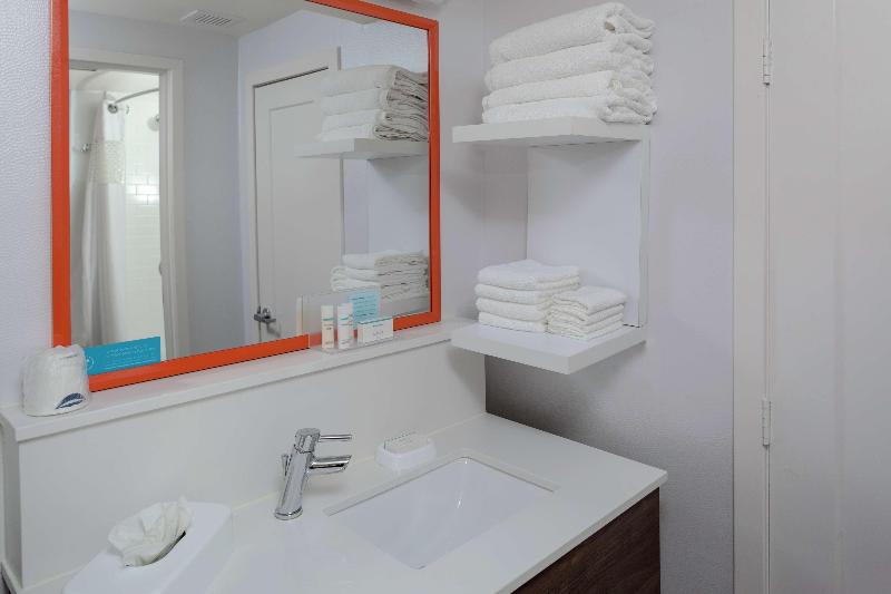 스위트 킹사이즈 침대, Hampton Inn Woodbridge