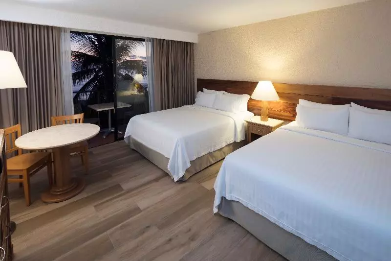 身障者適用キングサイズベッドルーム, Hampton Inn Woodbridge