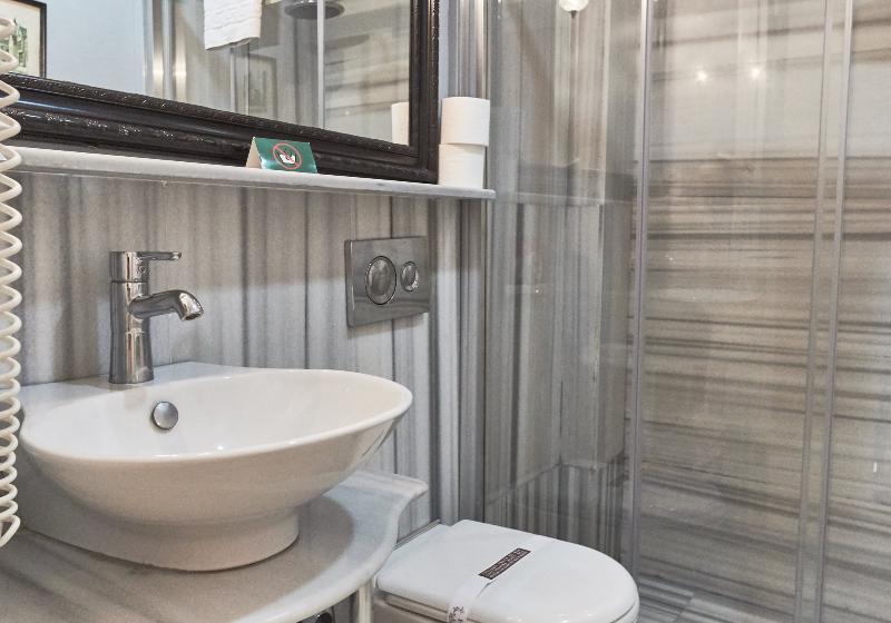 장애인을 위한 킹사이즈 침대 스탠다드 룸, Hampton Inn Terre Haute