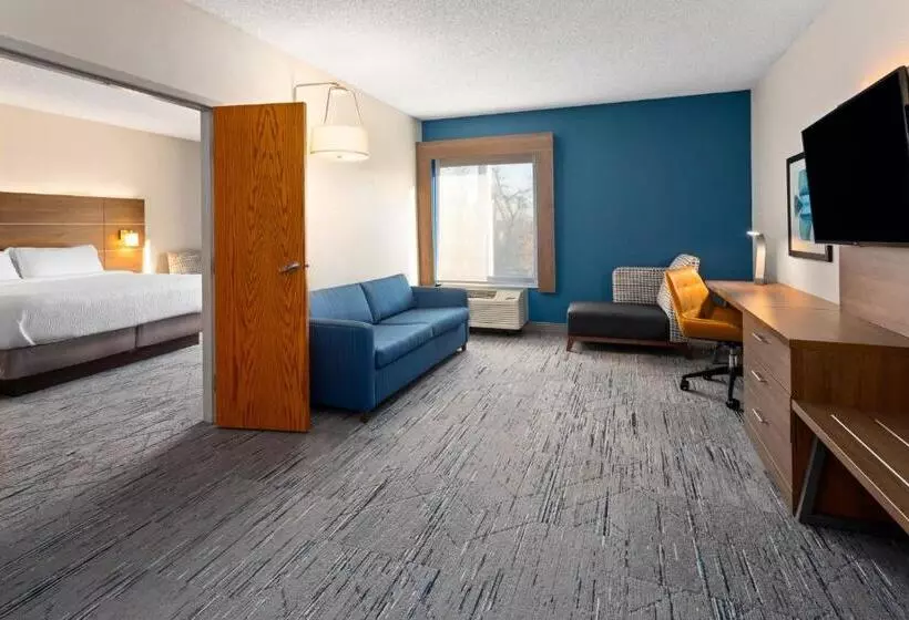 キングサイズベッドのスイートルーム, Holiday Inn Express   New Albany