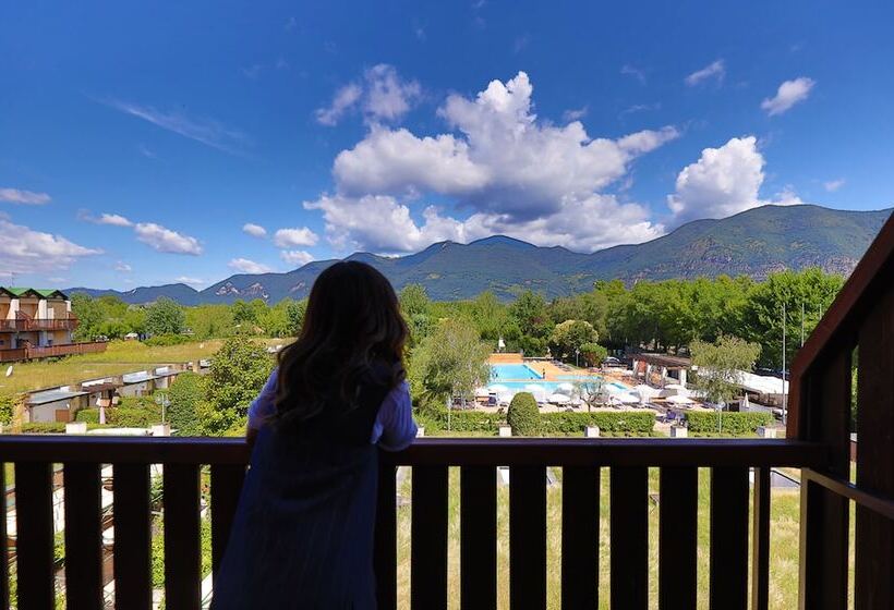 חדר סטנדרט מותאם לאדם עם מוגבלויות, Iseo Lago