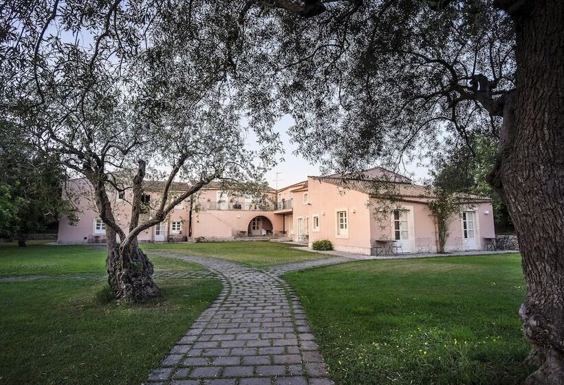 Quarto Estandar, Masseria Degli Ulivi   Noto