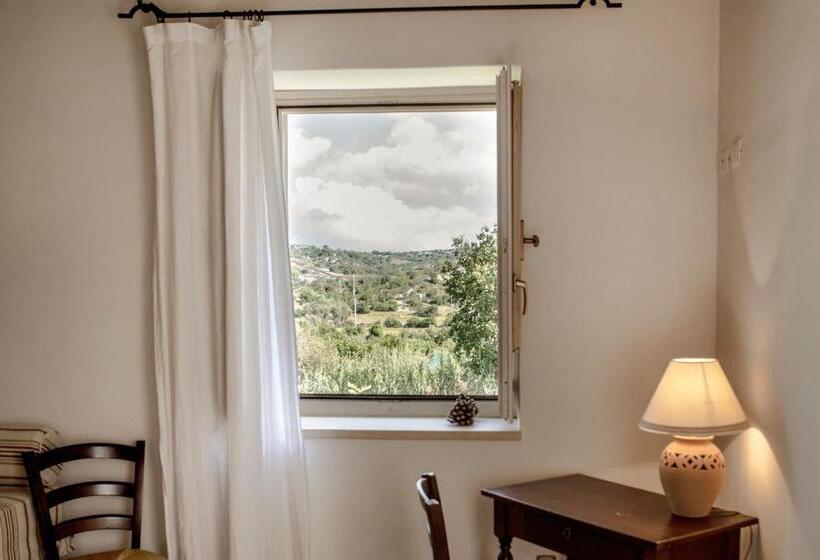 스탠다드 트리플 룸, Masseria Degli Ulivi   Noto