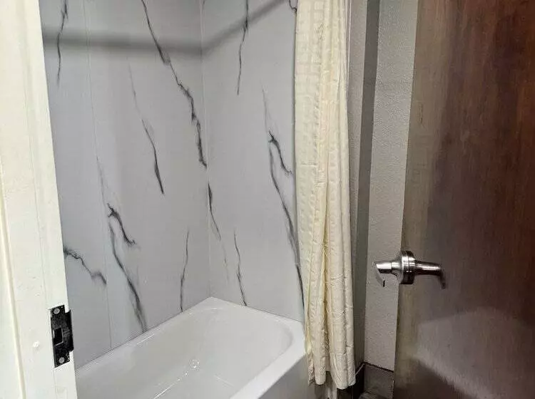 スタンダードルーム, Nola Inn & Suites
