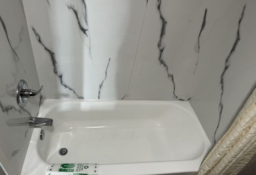 标准间, Nola Inn & Suites