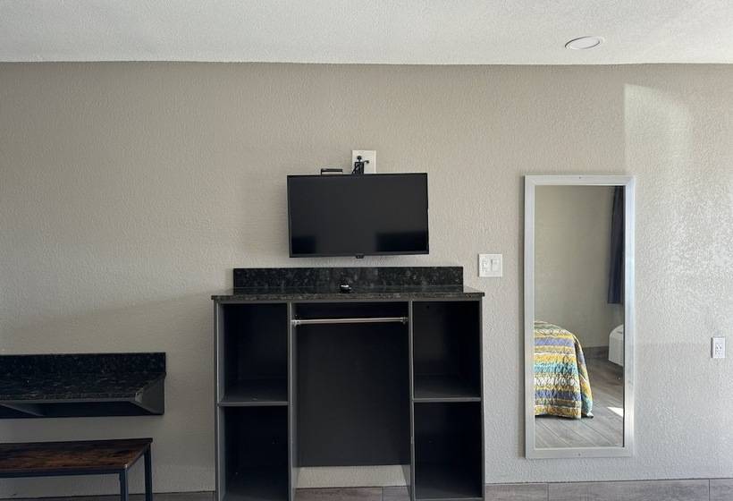 标准间, Nola Inn & Suites