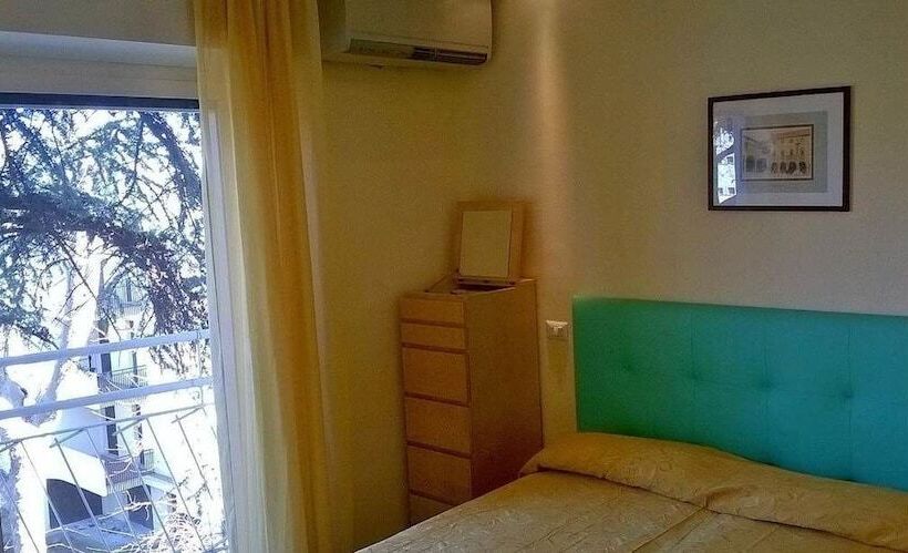 Quarto Triplo Estandar, Senza Pensieri Riccione