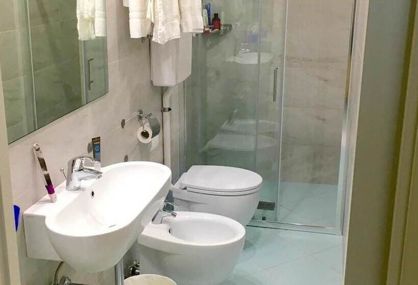 Quarto Quádruplo Estandar, Senza Pensieri Riccione