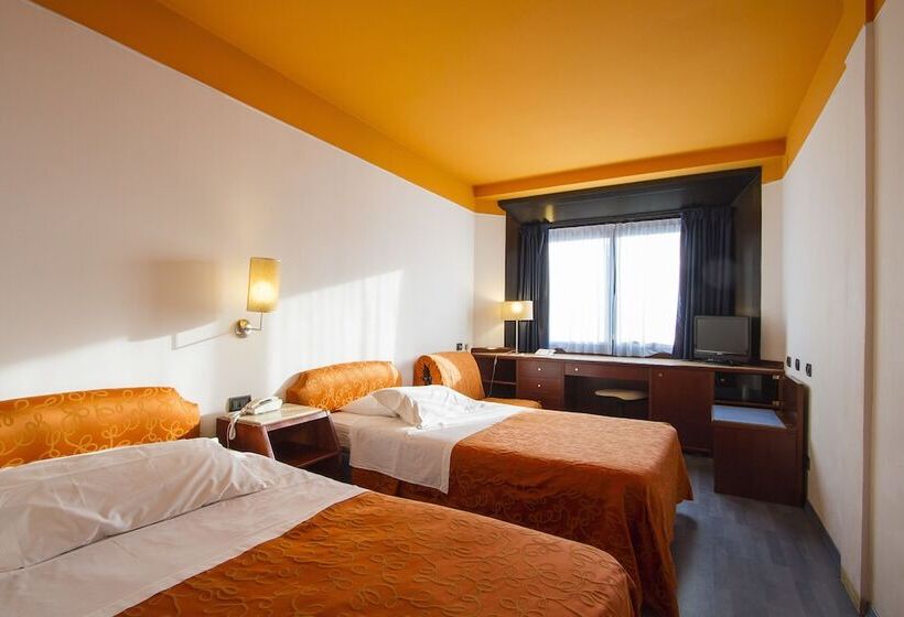 חדר סטנדרט לארבעה, Sirena