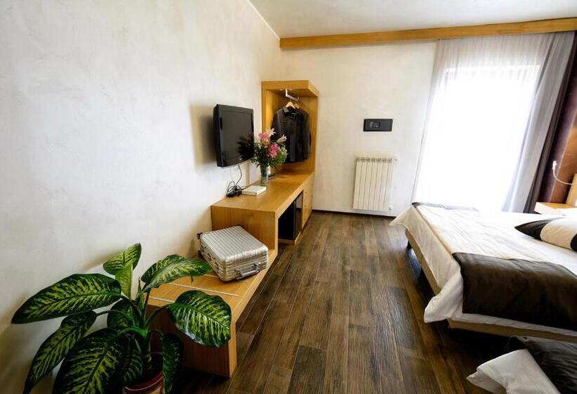 غرفة سوبيريور ثلاثية, Sport Village Hotel & Spa