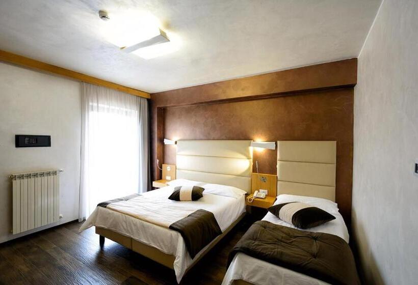 غرفة سوبيريور ثلاثية, Sport Village Hotel & Spa