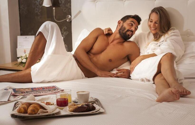 جناح جونيور, Sport Village Hotel & Spa