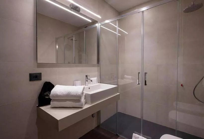 اتاق اجرایی, Sport Village Hotel & Spa