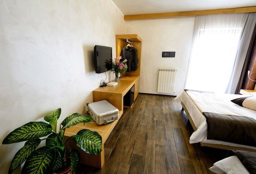 غرفة سوبيريور ثلاثية, Sport Village Hotel & Spa