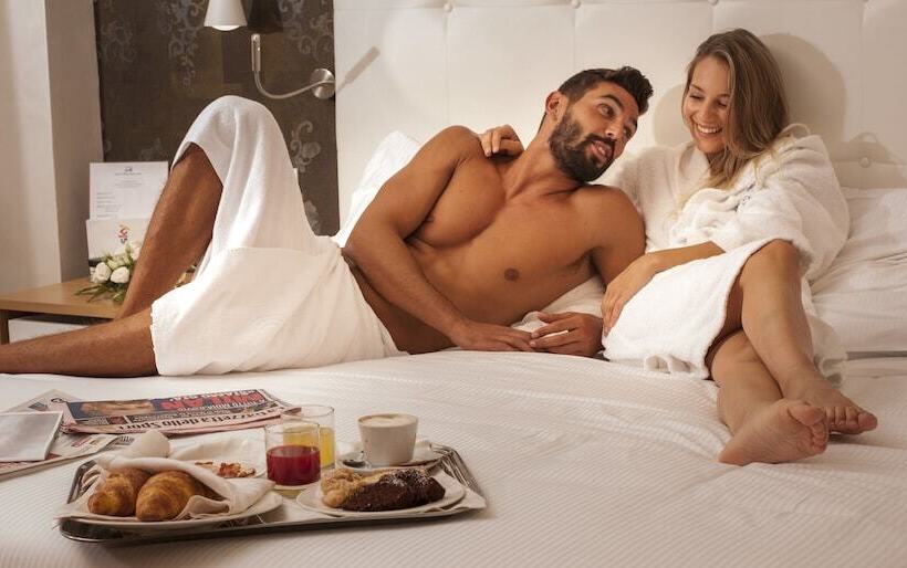 جناح جونيور, Sport Village Hotel & Spa