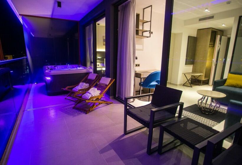 جناح رئاسى, Liberty Plaza